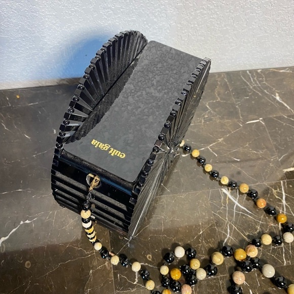 Cult Gaia Luna Circle Crossbody Bag acrylic black tan - Picture 5 of 12